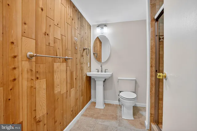 $519,000 | 1160 Lisa Court, Herndon, VA 20170