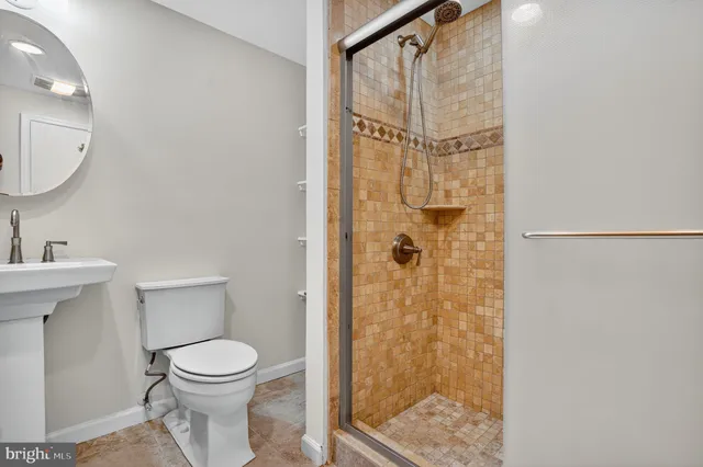 $519,000 | 1160 Lisa Court, Herndon, VA 20170