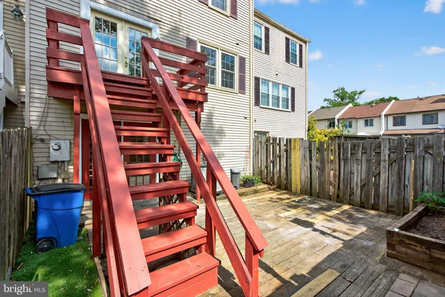 $519,000 | 1160 Lisa Court, Herndon, VA 20170