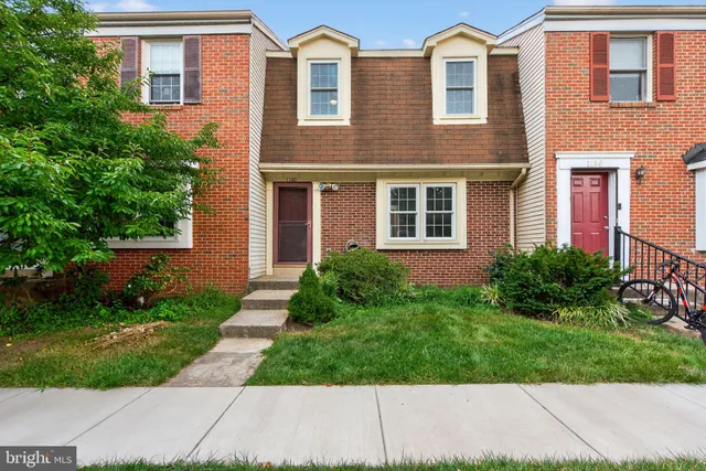 $519,000 | 1160 Lisa Court, Herndon, VA 20170