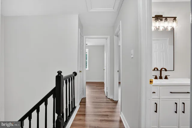 $519,000 | 1160 Lisa Court, Herndon, VA 20170