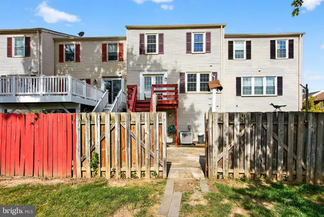$519,000 | 1160 Lisa Court, Herndon, VA 20170