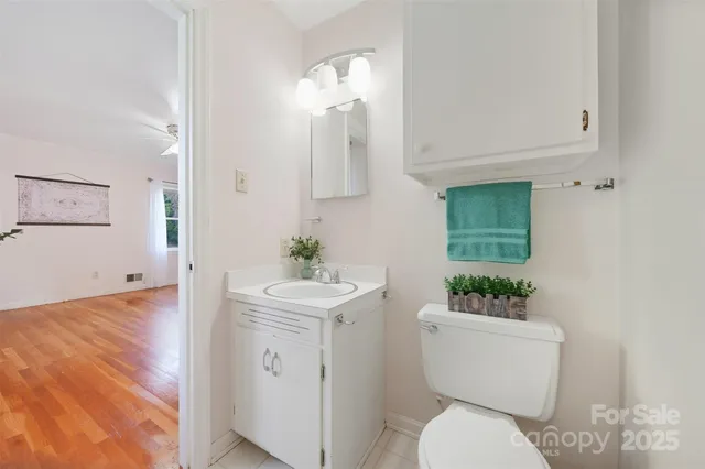 $275,000 | 210 7th Avenue Southwest, Conover, NC 28613