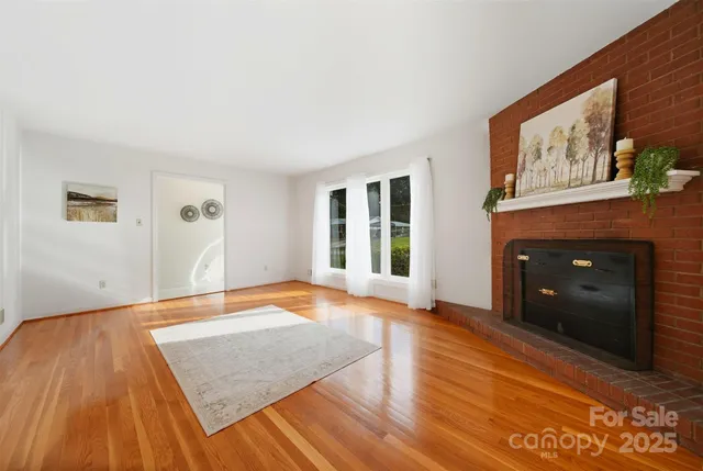 $275,000 | 210 7th Avenue Southwest, Conover, NC 28613