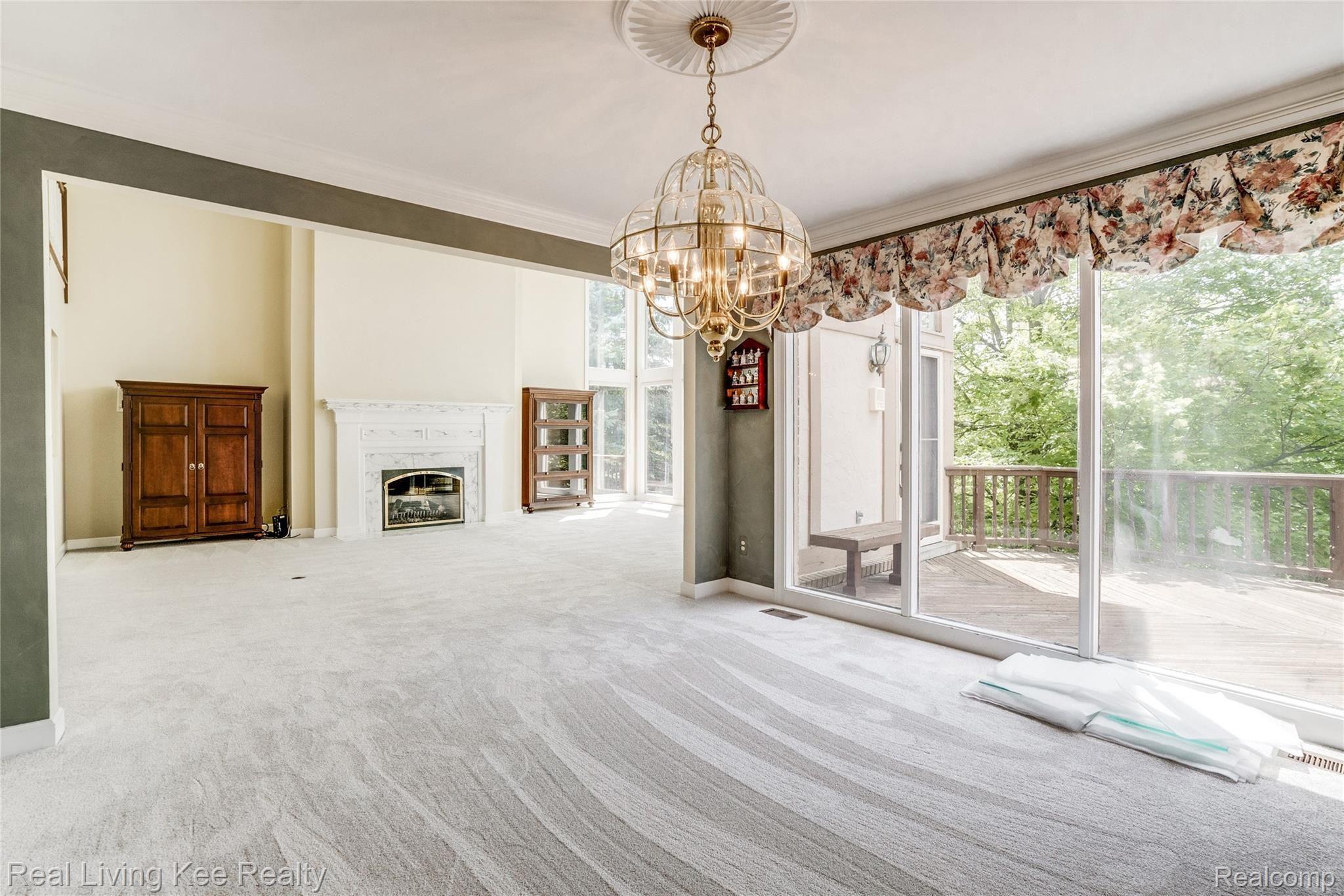 6368 Peach Tree Court Rochester, MI 48306 - Photo 19 of 54 Interiors (12 of 50).jpg