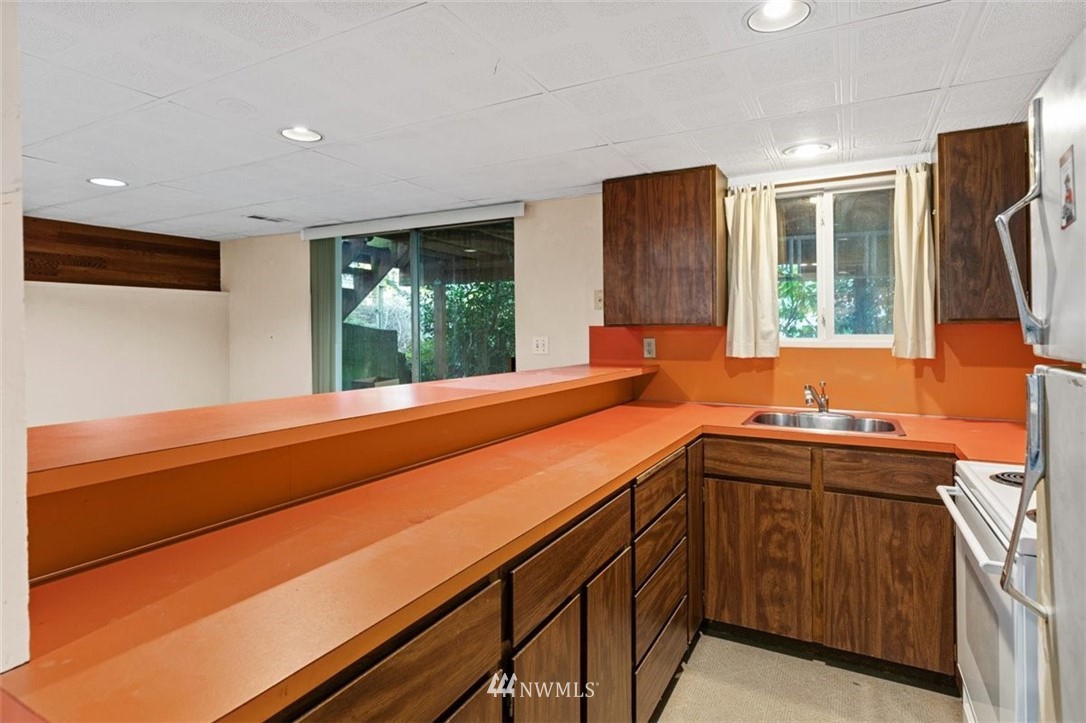 9503 215th Street Southwest Edmonds, WA 98020 - Photo 22 of 35 Gallery Image 22