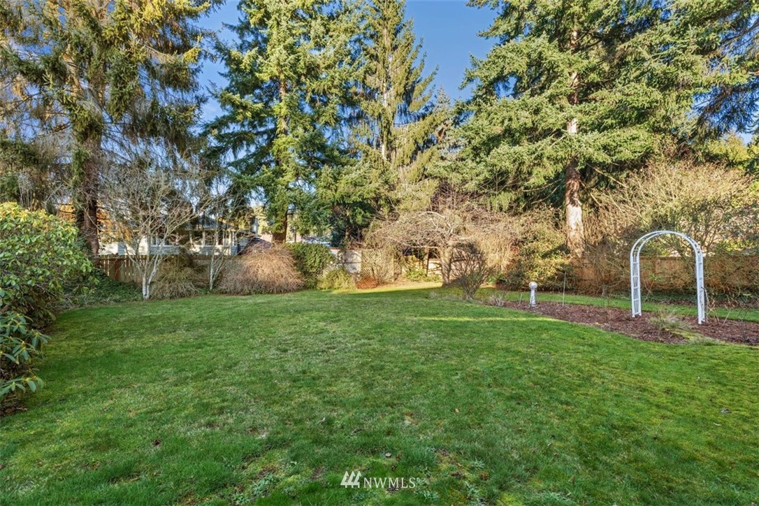 9503 215th Street Southwest Edmonds, WA 98020 - Photo 34 of 35 Gallery Image 34