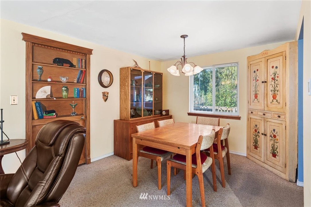 9503 215th Street Southwest Edmonds, WA 98020 - Photo 8 of 35 Gallery Image 8