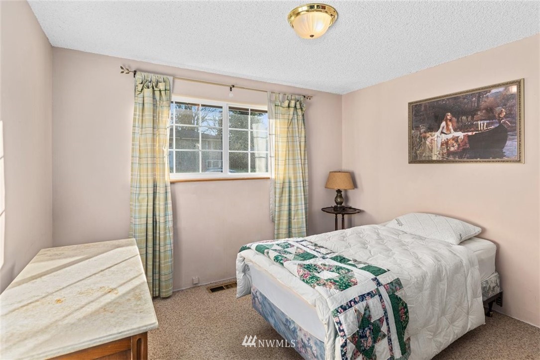 9503 215th Street Southwest Edmonds, WA 98020 - Photo 10 of 35 Gallery Image 10