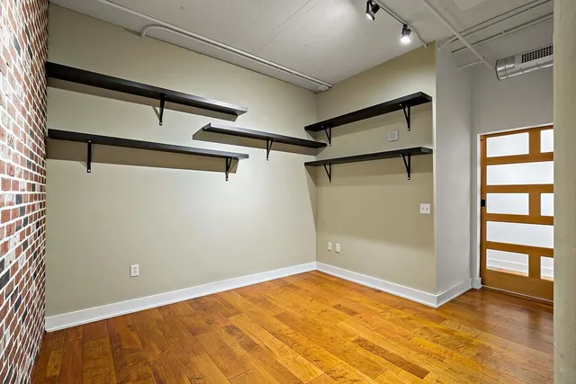 $2,149 | 2929 Chicago Avenue, Unit 1003, Minneapolis, MN 55407