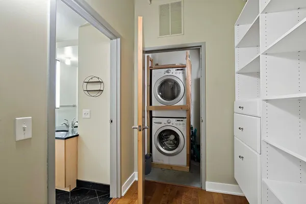 $2,149 | 2929 Chicago Avenue, Unit 1003, Minneapolis, MN 55407