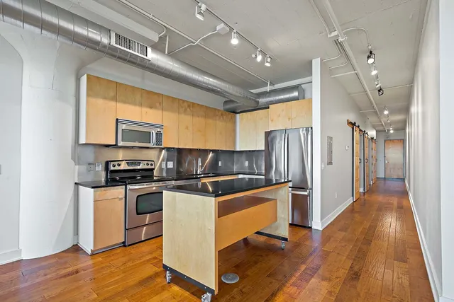 $2,149 | 2929 Chicago Avenue, Unit 1003, Minneapolis, MN 55407