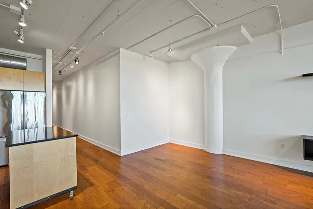 $2,149 | 2929 Chicago Avenue, Unit 1003, Minneapolis, MN 55407