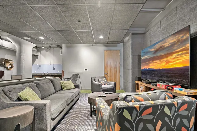 $2,149 | 2929 Chicago Avenue, Unit 1003, Minneapolis, MN 55407