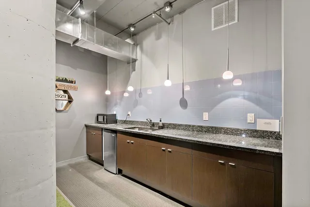 $2,149 | 2929 Chicago Avenue, Unit 1003, Minneapolis, MN 55407