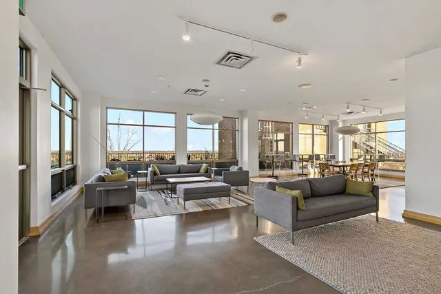 $2,149 | 2929 Chicago Avenue, Unit 1003, Minneapolis, MN 55407