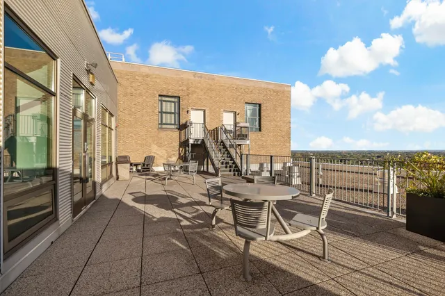 $2,149 | 2929 Chicago Avenue, Unit 1003, Minneapolis, MN 55407