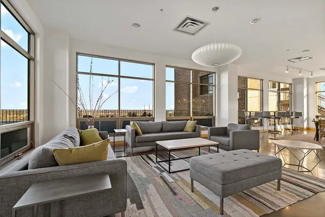 $2,149 | 2929 Chicago Avenue, Unit 1003, Minneapolis, MN 55407