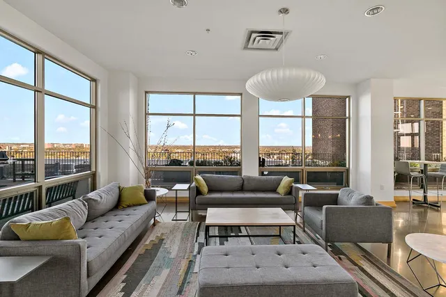 $2,149 | 2929 Chicago Avenue, Unit 1003, Minneapolis, MN 55407