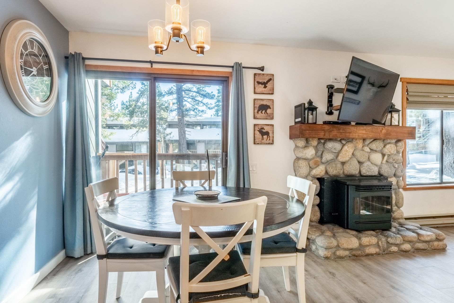 152 Viewpoint Road, Unit 125 Mammoth Lakes, CA 93546 - Photo 15 of 60