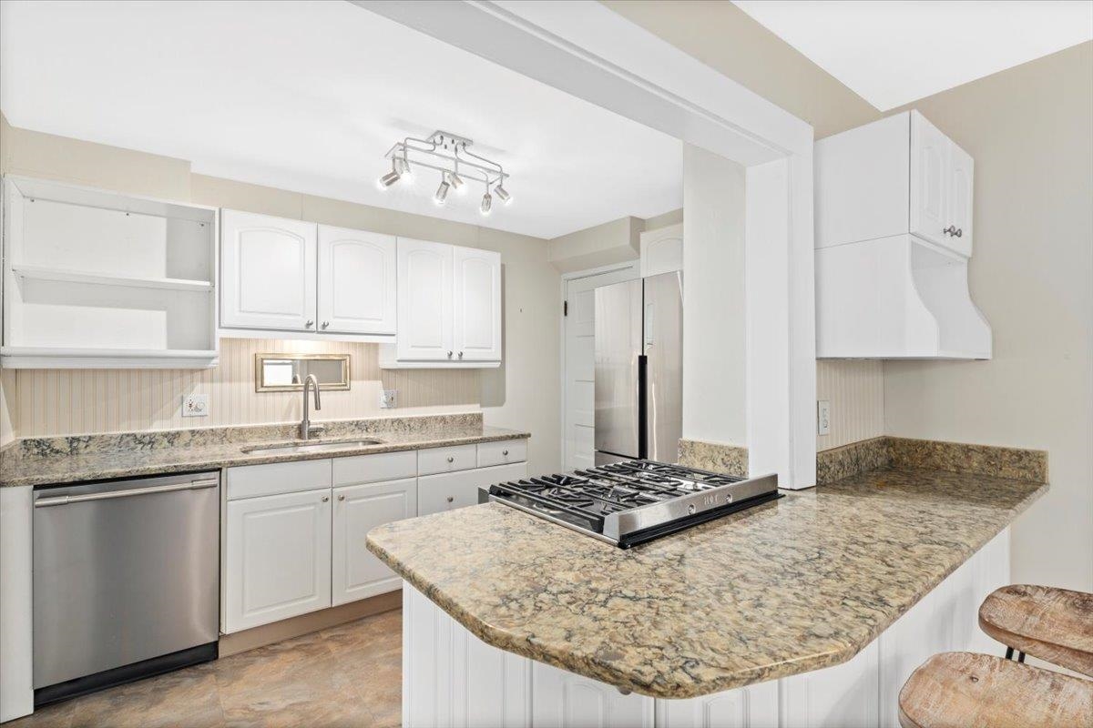 3 Perry Avenue Nashua, NH 03060 - Photo 11 of 32