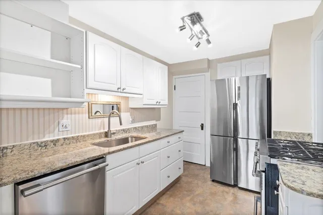 $2,600 | 3 Perry Avenue, Nashua, NH 03060