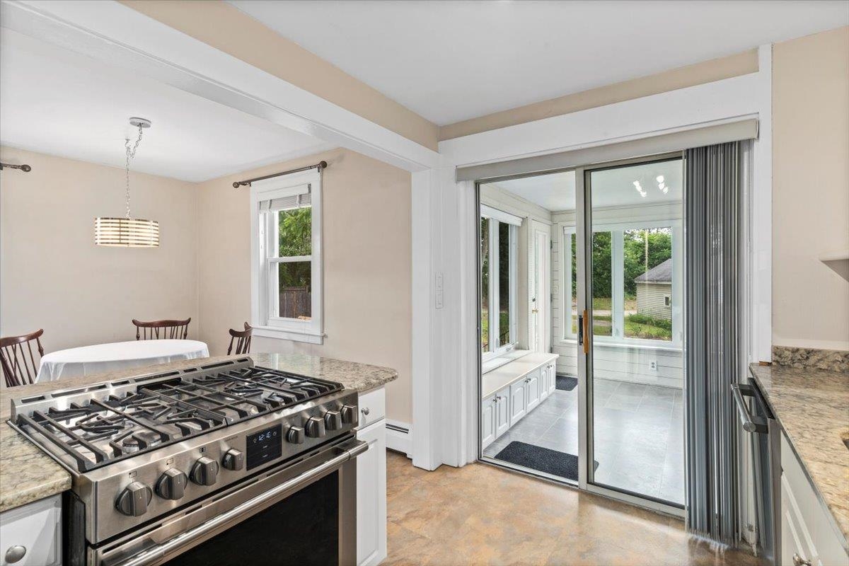 3 Perry Avenue Nashua, NH 03060 - Photo 14 of 32