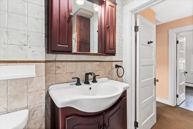 $2,600 | 3 Perry Avenue, Nashua, NH 03060