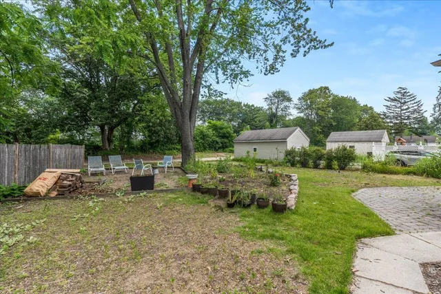 $2,600 | 3 Perry Avenue, Nashua, NH 03060