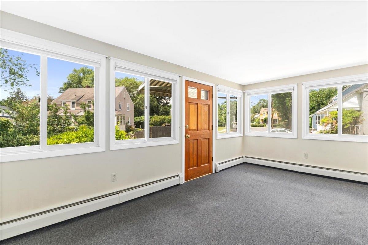 3 Perry Avenue Nashua, NH 03060 - Photo 5 of 32