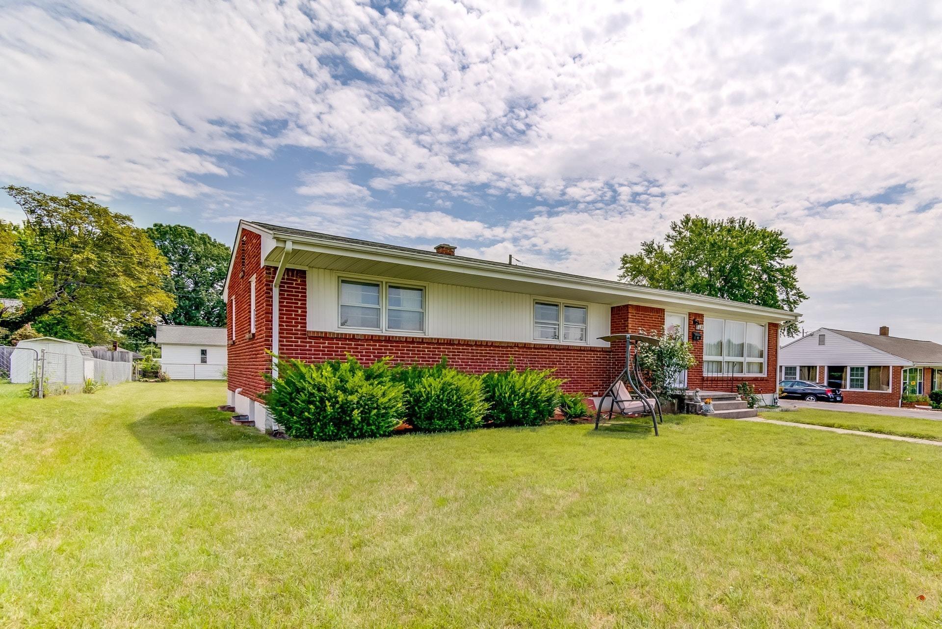 5735 Malvern Road Roanoke, VA 24012 - Photo 16 of 23 Front
