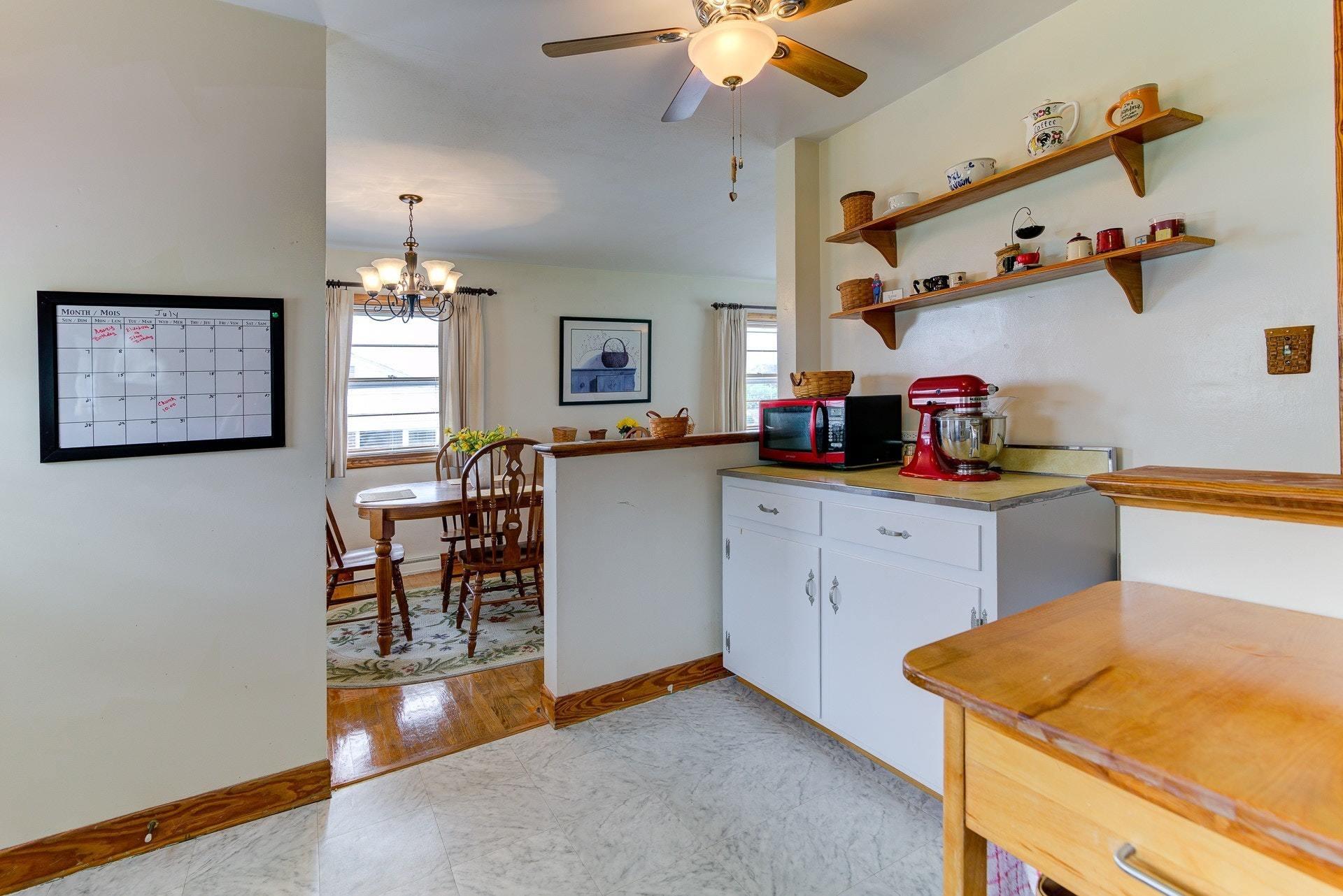 5735 Malvern Road Roanoke, VA 24012 - Photo 7 of 23 Great work area