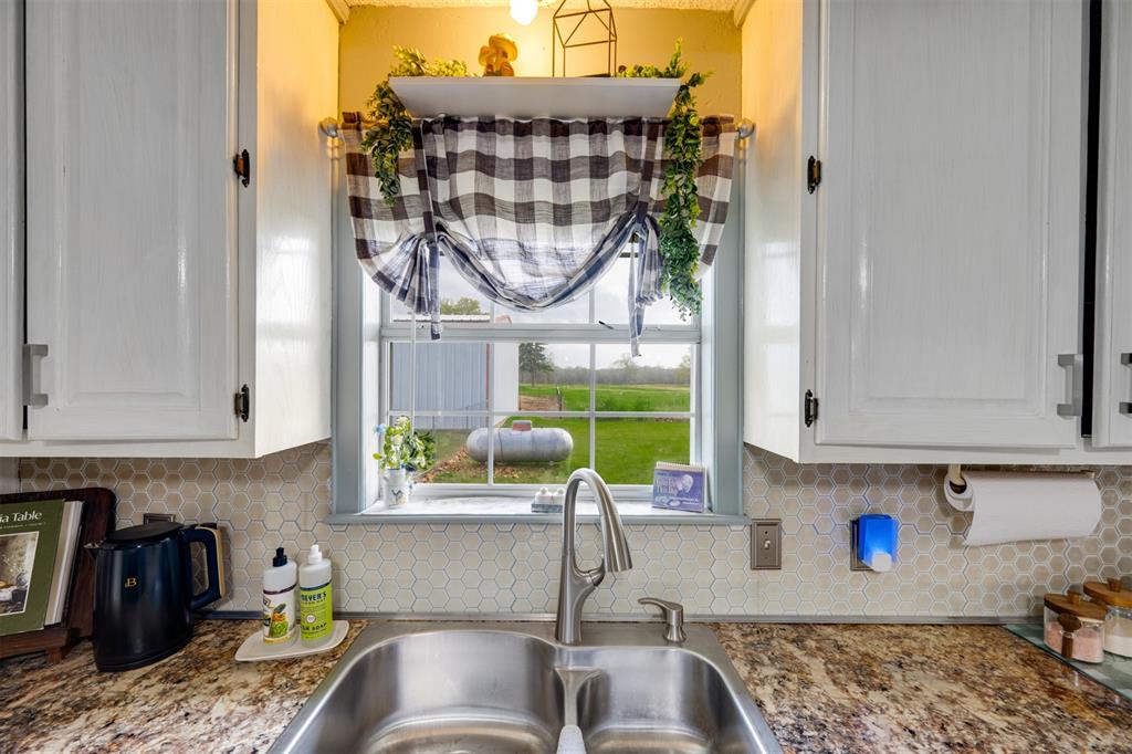 1876 Farm To Market 906 Powderly, TX 75473 - Photo 9 of 38 Kitchen
