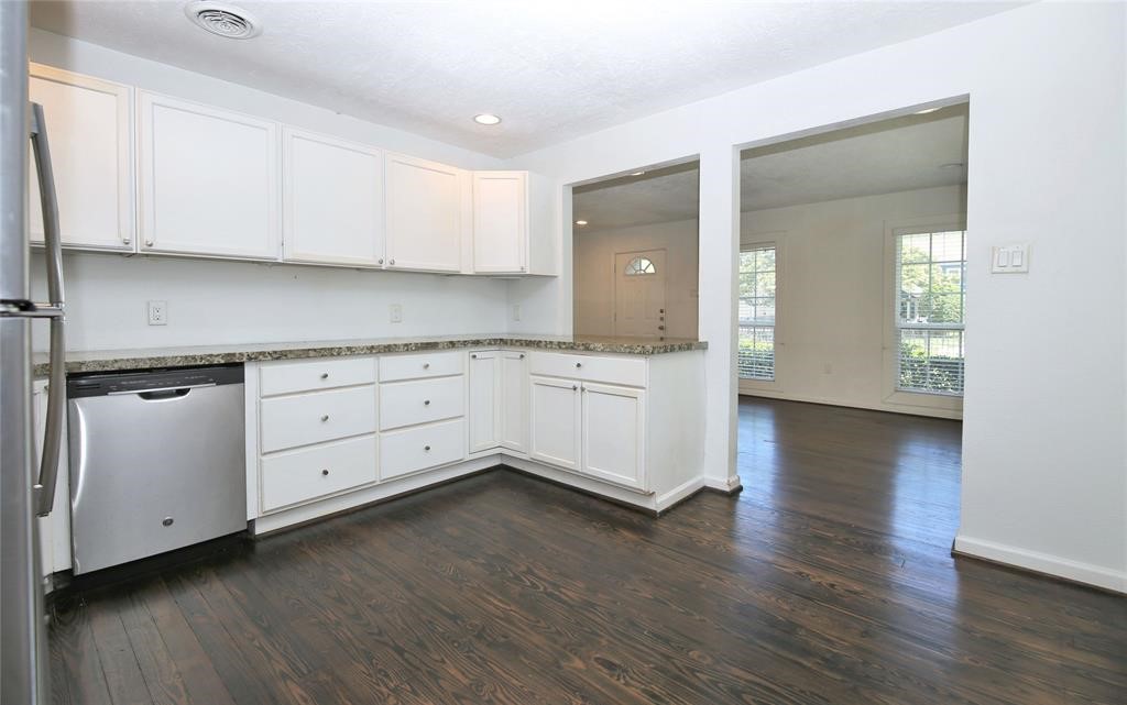 728 East 13th Street Houston, TX 77008 - Photo 7 of 14