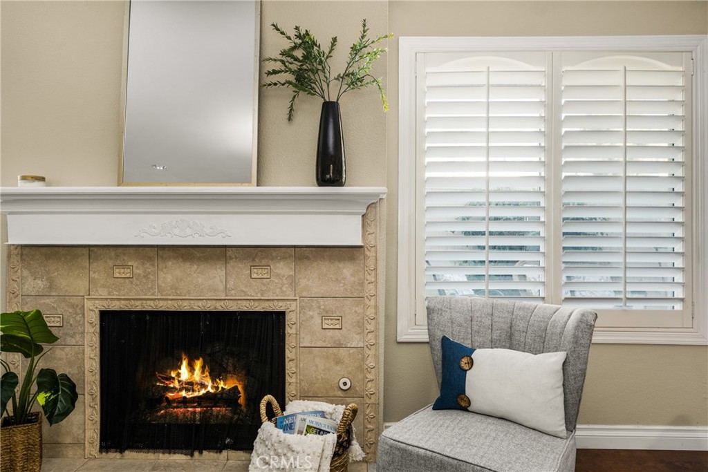 2756 Craig Circle Fullerton, CA 92835 - Photo 11 of 47 Fire in fireplace is digitally enhanced