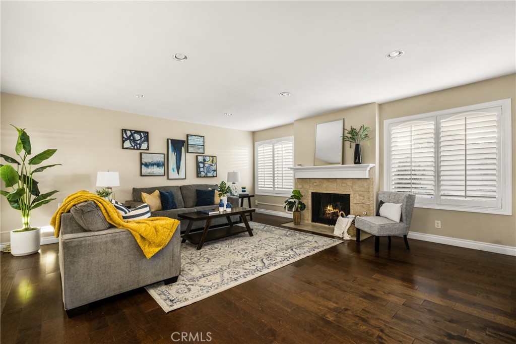 2756 Craig Circle Fullerton, CA 92835 - Photo 10 of 47 Fire in fireplace is digitally enhanced