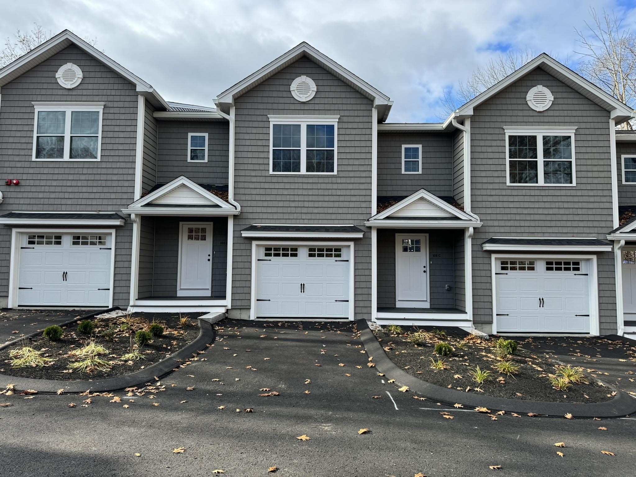 108 Mammoth Road, Unit B Hooksett, NH 03106 - Photo 1 of 25