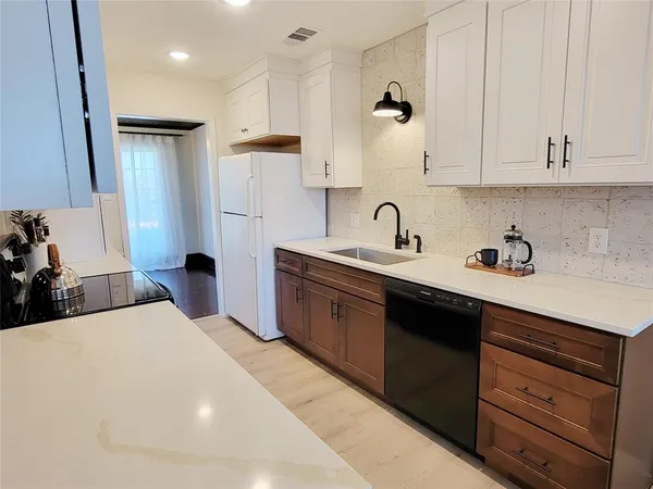 $3,050 | 720 Huntwich Drive, Bedford, TX 76021