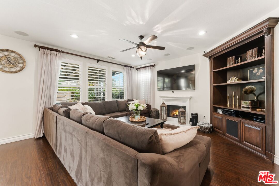 11564 Apulia Court Porter Ranch, CA 91326 - Photo 21 of 52