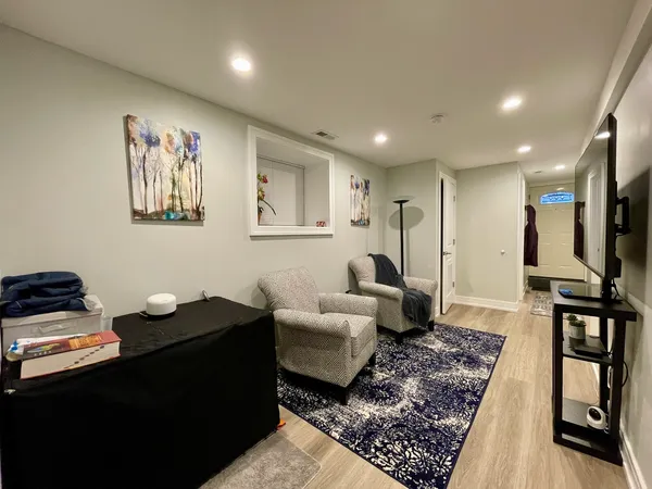 $4,400 | 1725 North Honore Street, Unit 1R, Chicago, IL 60622