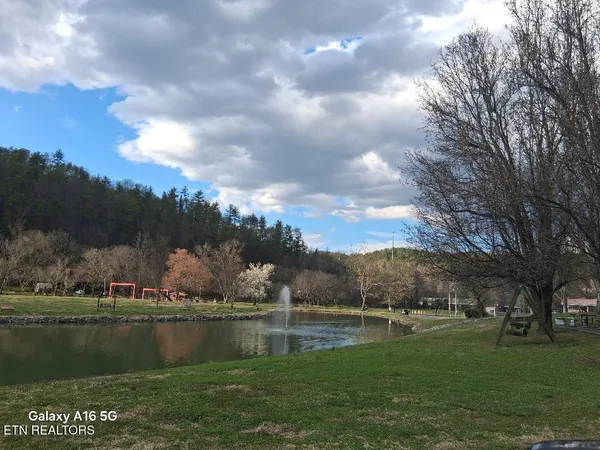 $149,900 | 573 Flamingo Circle, Townsend, TN 37882