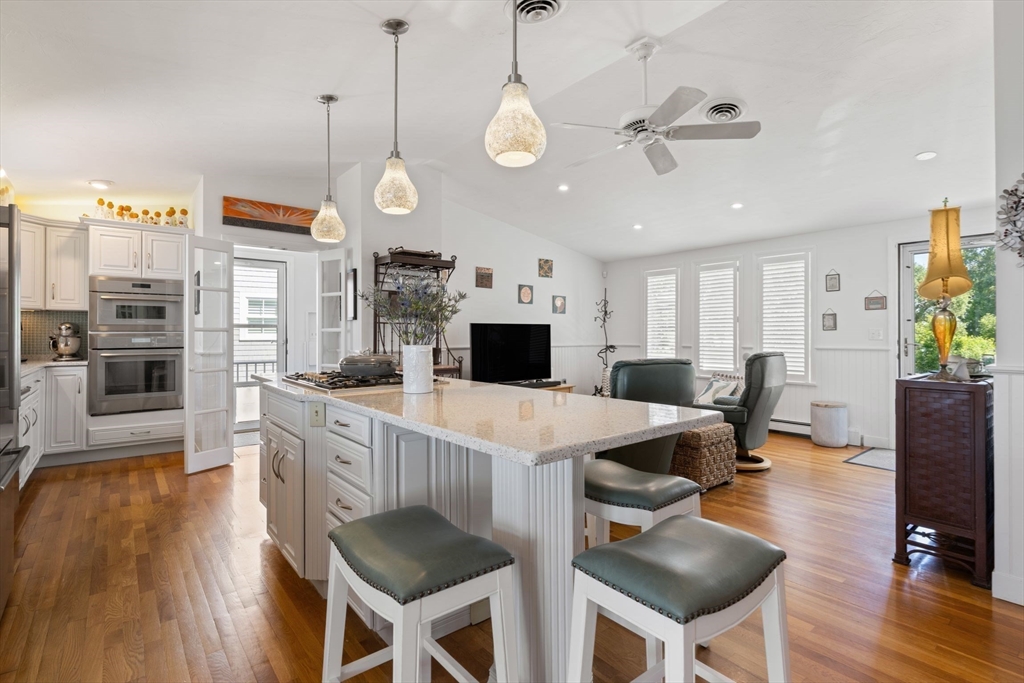 78 Clifton Avenue Hull, MA 02045 - Photo 5 of 41