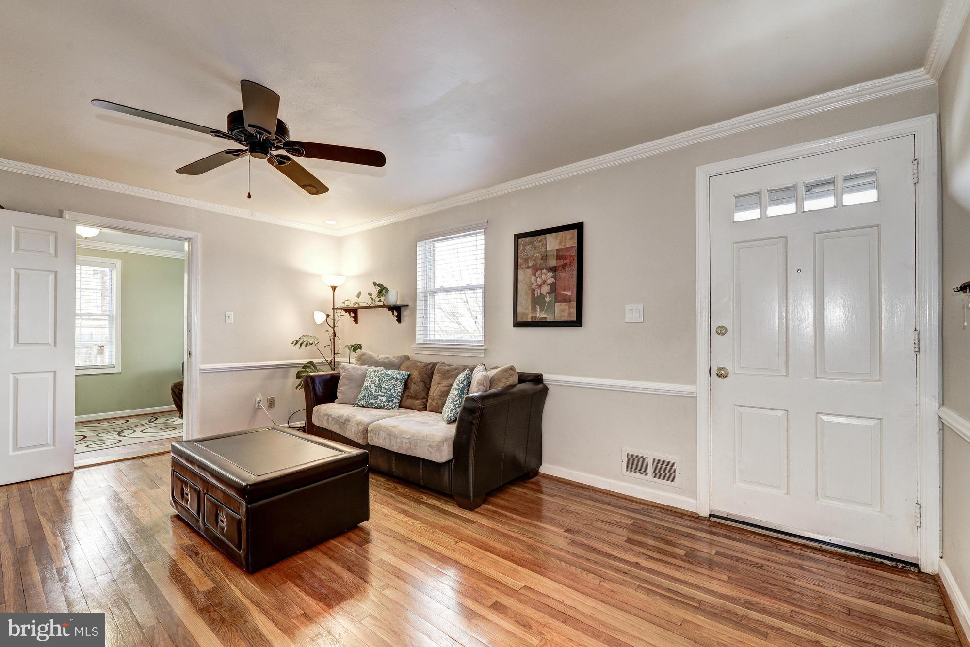 12424 Feldon Street Silver Spring, MD 20906 - Photo 4 of 19 Living Room