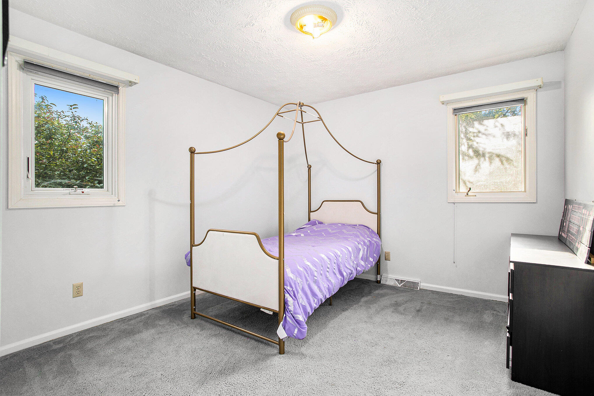 6958 Paddock Lane Jackson, MI 49201 - Photo 9 of 24 6958_paddock_ln_jackson_mi_49201_16_of_4