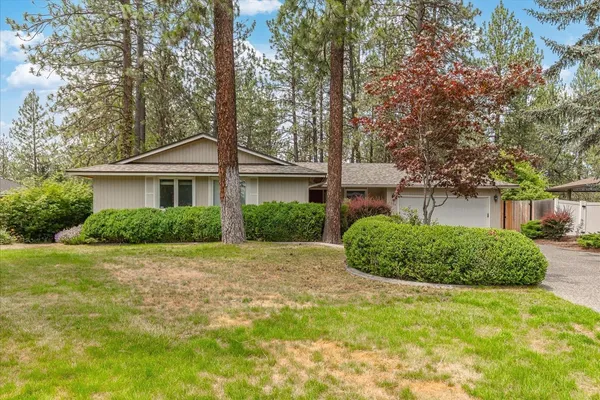 $550,000 | 1006 West Bellwood Drive, Spokane, WA 99218