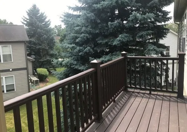 $2,100 | 1103 Stratford Court, Unit D, Elgin, IL 60120
