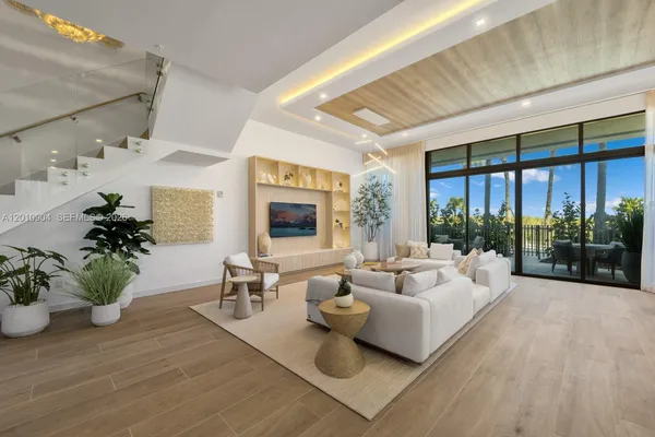 $5,352,400 | 900 North Ocean Boulevard, Unit 101, Pompano Beach, FL 33062