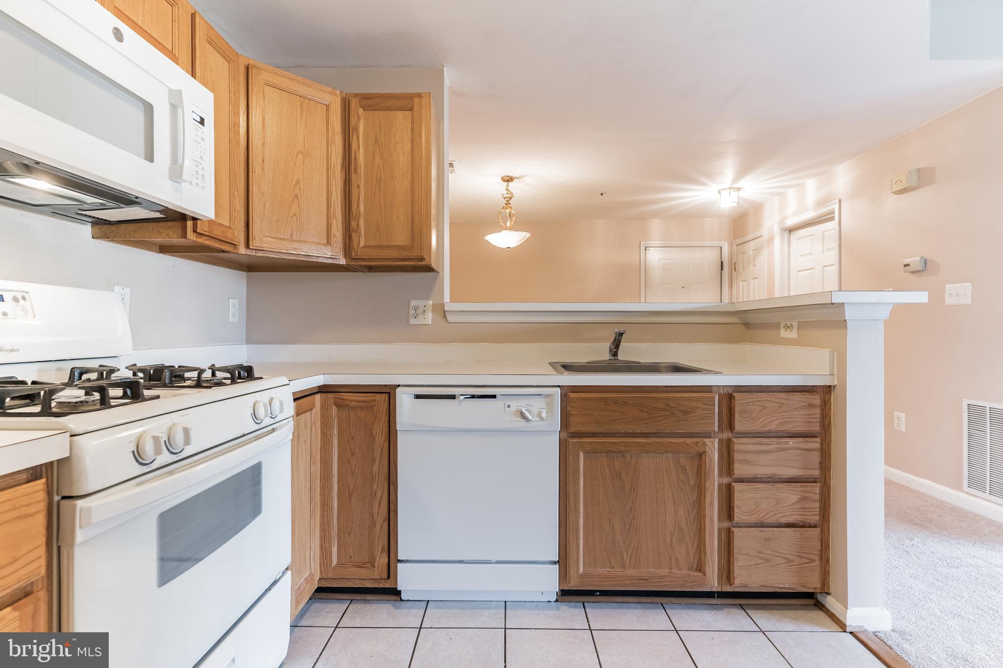 1067 Gardenview Loop, Unit 303 Woodbridge, VA 22191 - Photo 12 of 22