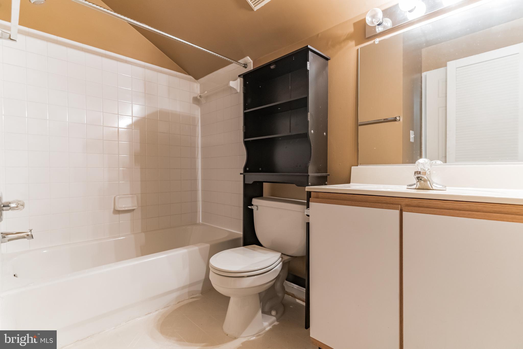 1067 Gardenview Loop, Unit 303 Woodbridge, VA 22191 - Photo 15 of 22