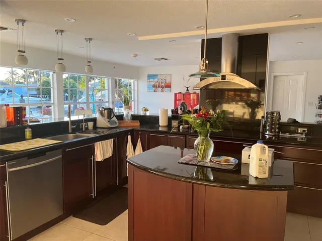 $1,050,000 | 380 Southeast 12th Avenue, Pompano Beach, FL 33060
